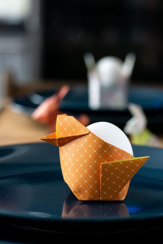 Easter table decor ideas origami chicken with egg