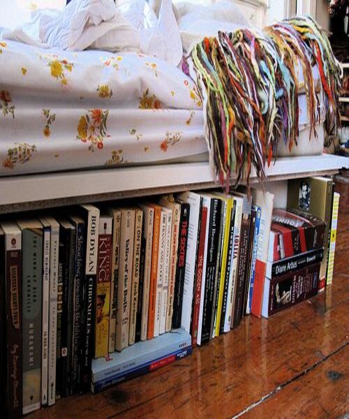 how to organize books without a bookshelf under the bed