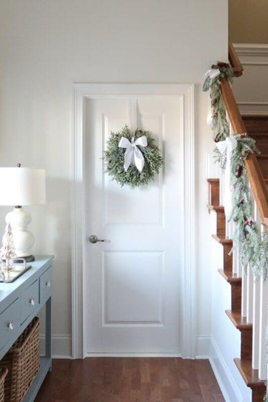 how to decorate your bedroom door with a wreath