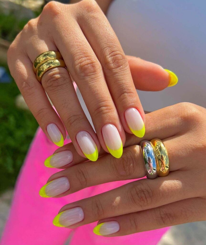 almond summer nails