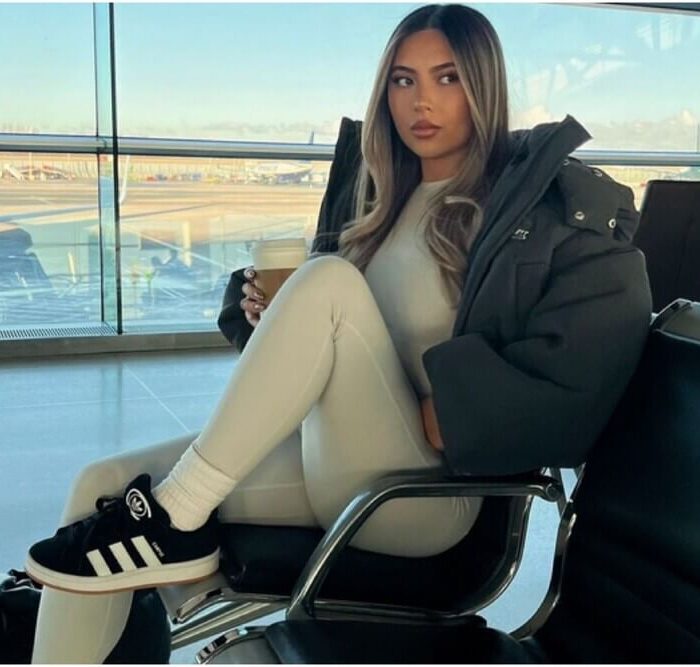 Takeoff in Style with 19 Cute and Comfy Airport Outfits