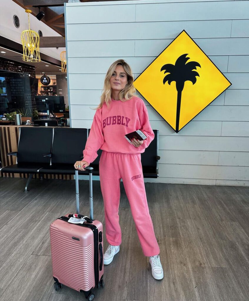 womens airport outfits