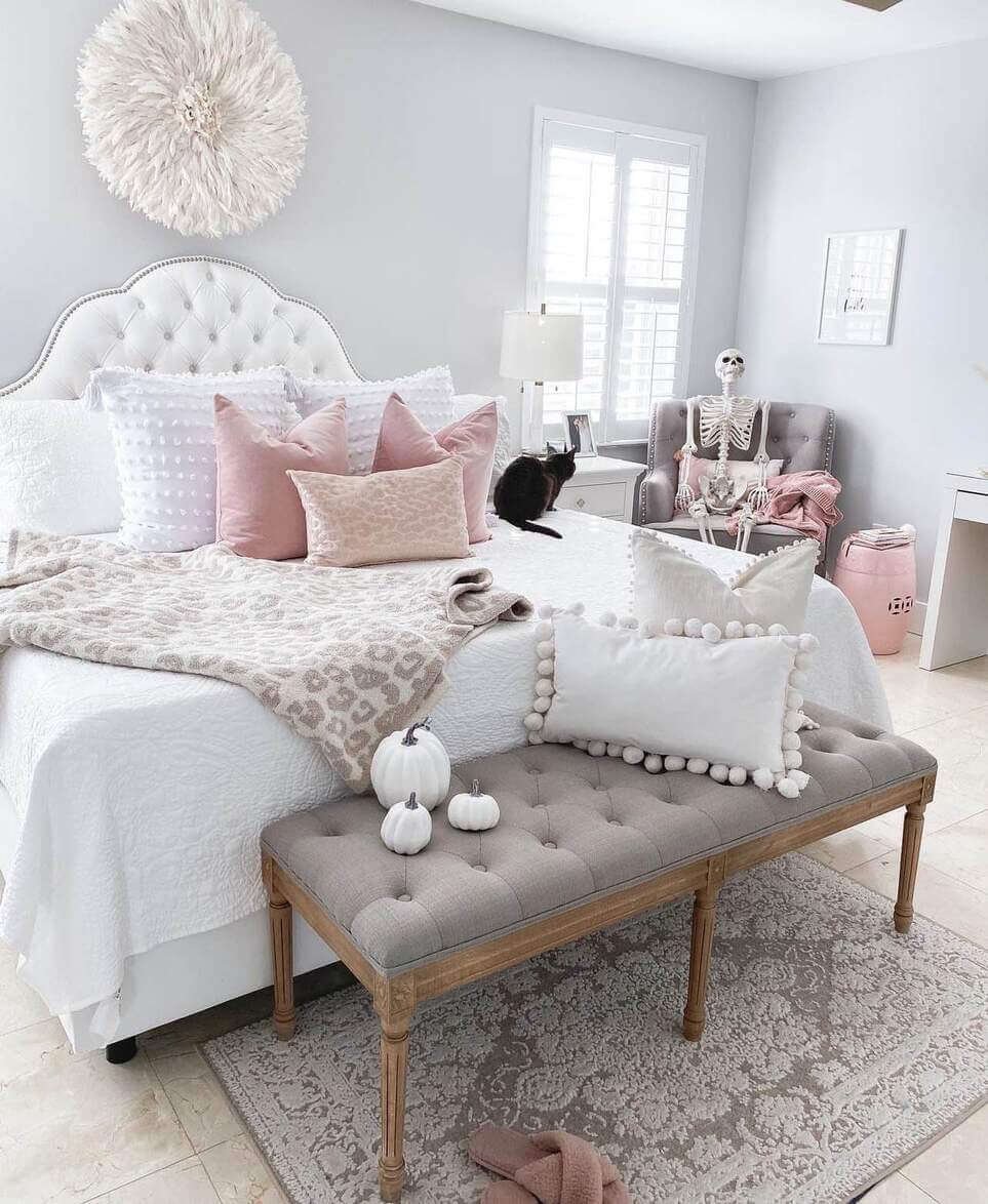 Cute Bedroom Bench