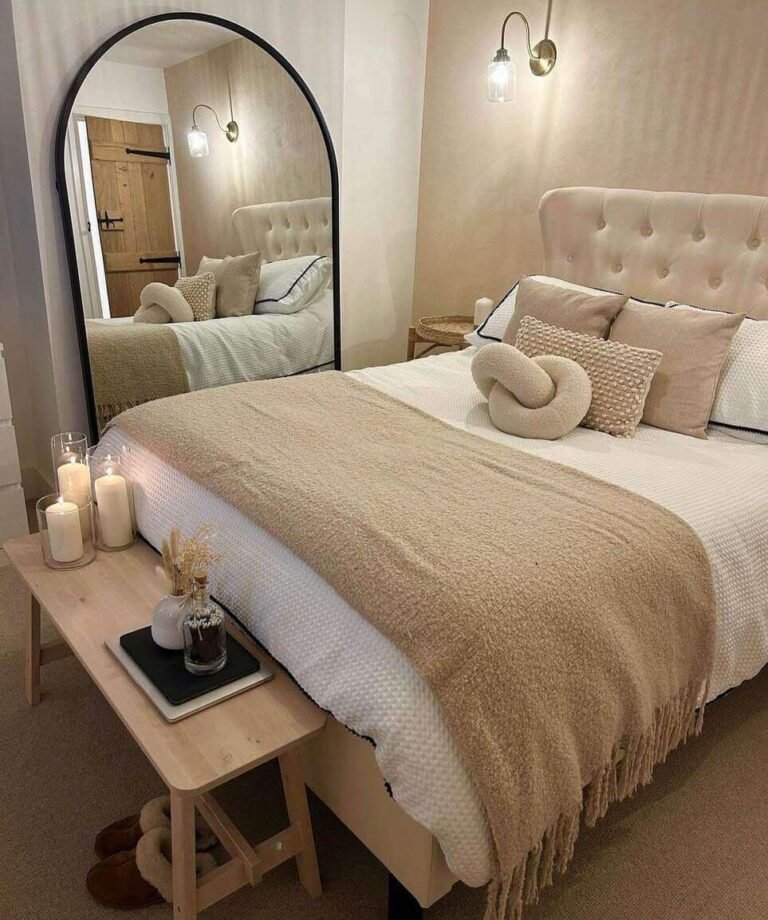 16 Stunning Bedroom Bench Decor Ideas to Refresh Your Sleeping Space