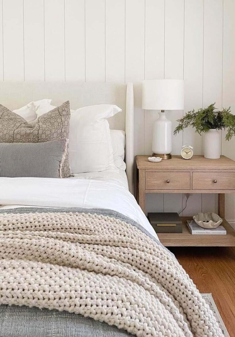24 Dreamy Bedside Table Decor Ideas for Sunny Morning Vibes