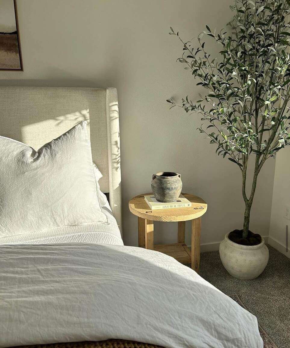24 Dreamy Bedside Table Decor Ideas for Sunny Morning Vibes