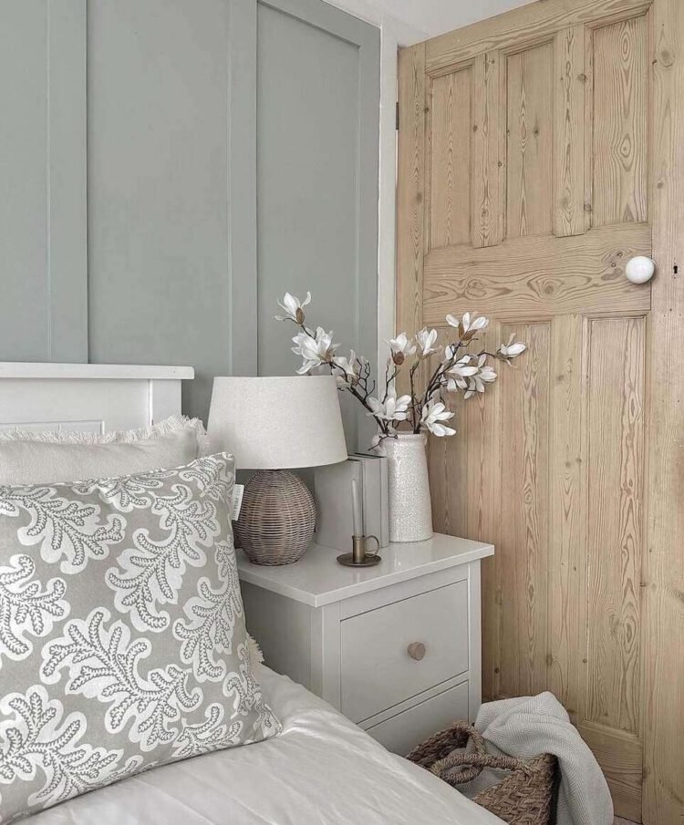 24 Dreamy Bedside Table Decor Ideas for Sunny Morning Vibes