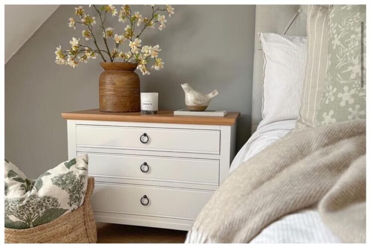 bedside table decor ideas