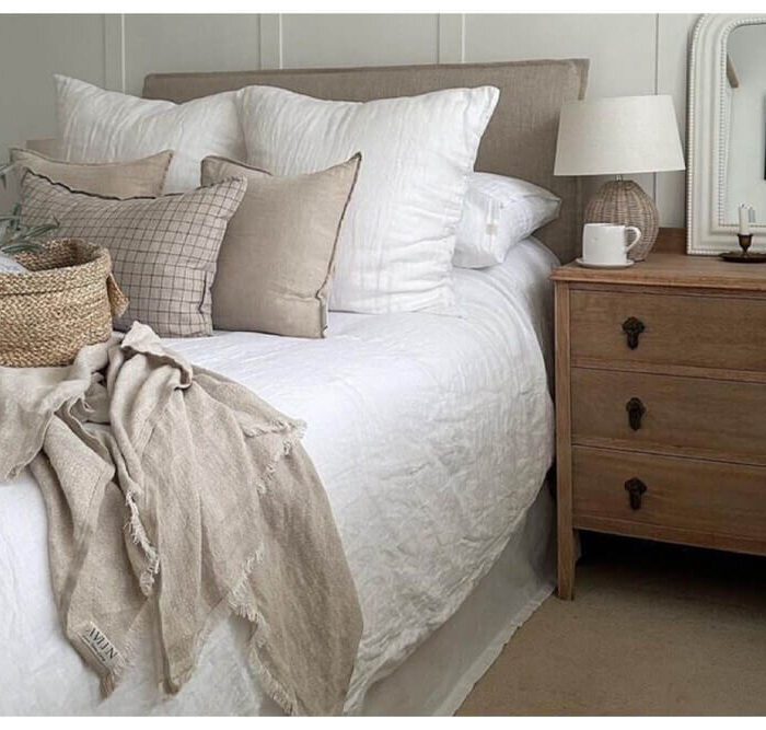 How to Make a Bed Look Fluffy in 6 Easy Steps