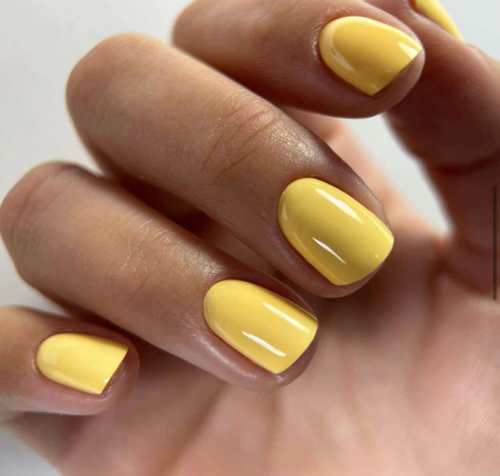 butter yellow nail trend