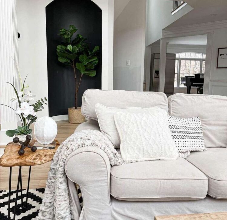 23 Beautiful End Table Decor Ideas for a Designer-Grade Living Room