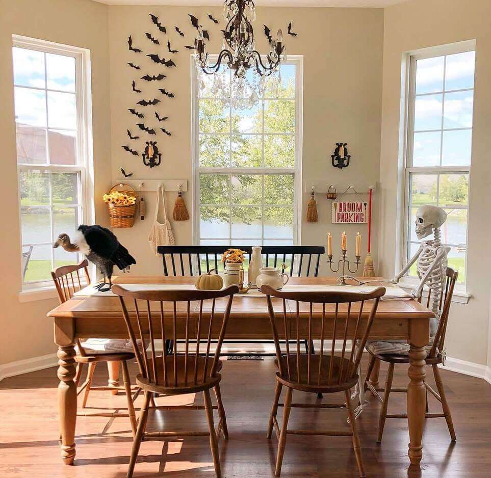 dining room halloween decor