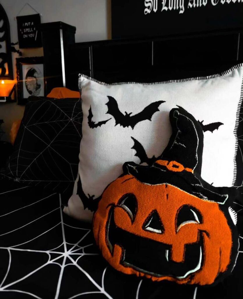 bedroom halloween decor