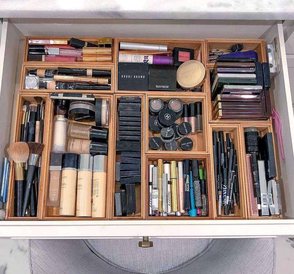 organize makeup in bathrom drawer