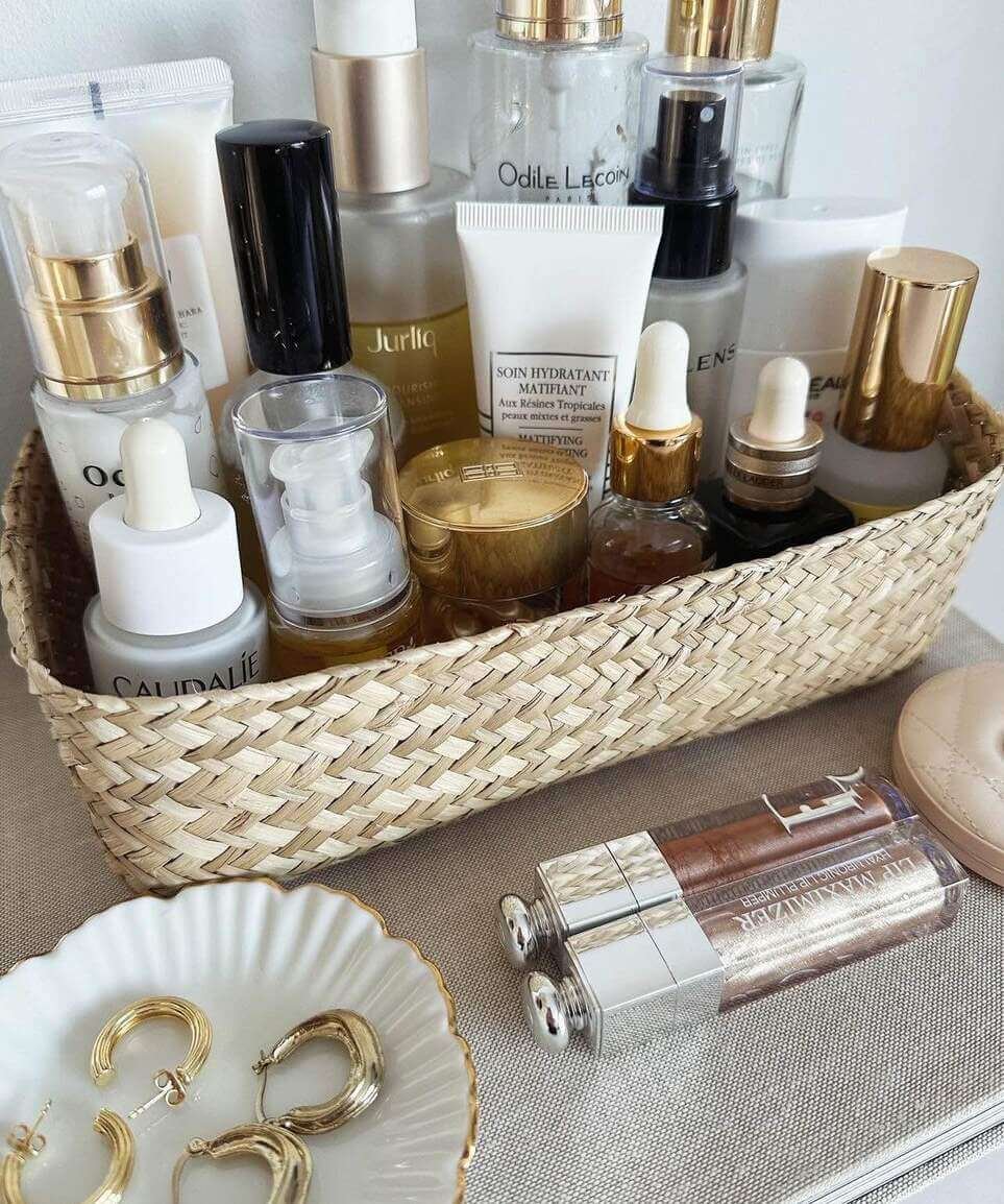 18 Genius Hacks to Organize Makeup in Bathroom Like a Pro - Elegance Echoes
