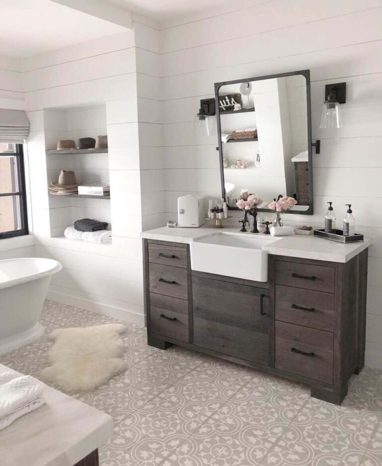 30 Timeless Farmhouse Bathroom Ideas to Inspire Your Next Remodel