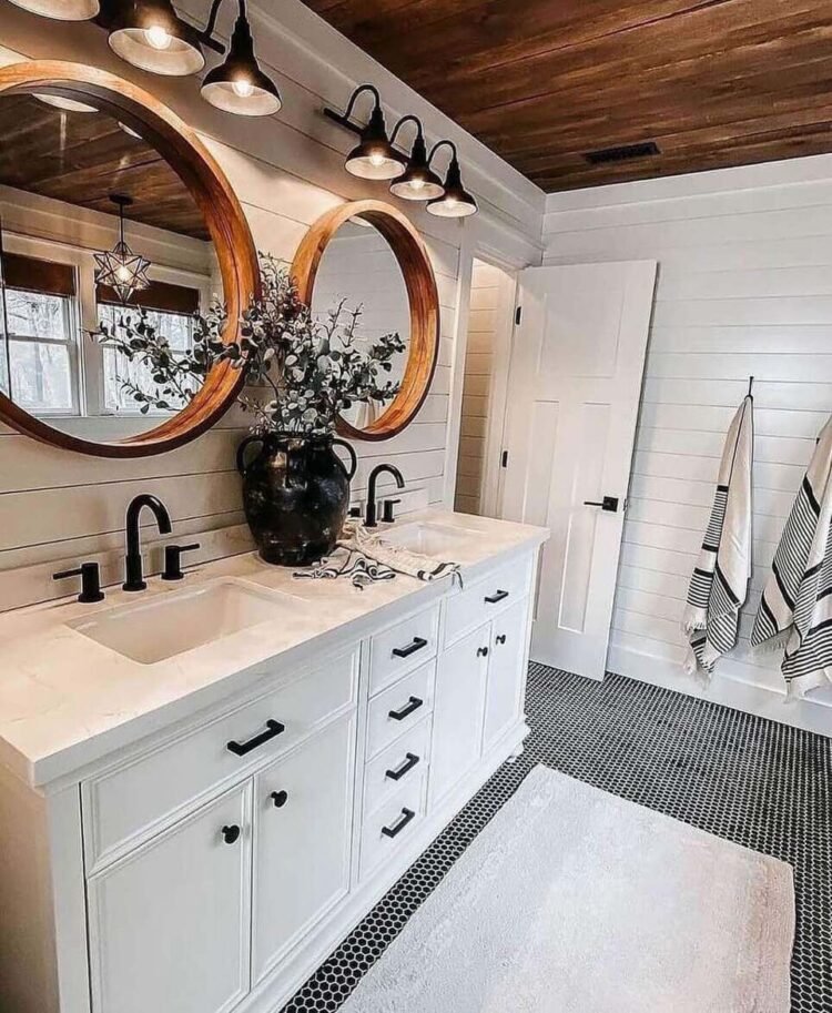 30 Timeless Farmhouse Bathroom Ideas to Inspire Your Next Remodel