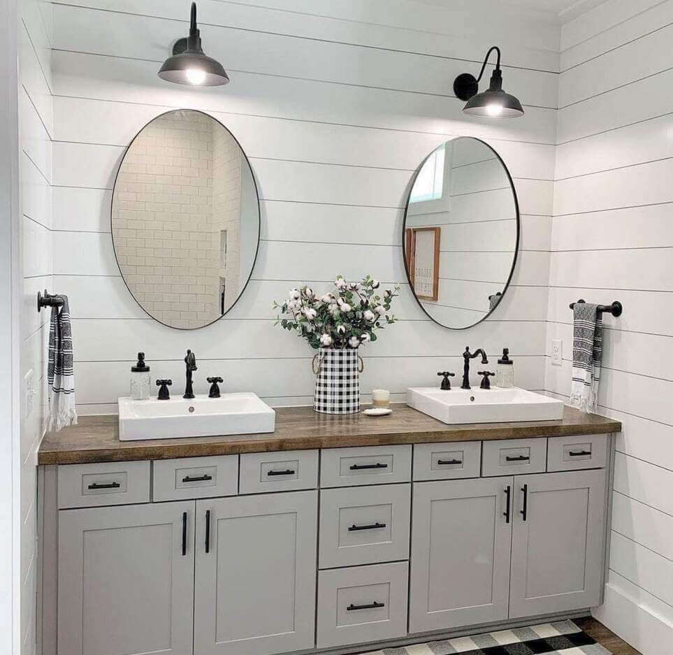 modern farmhouse bathroom