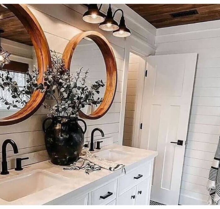 30 Timeless Farmhouse Bathroom Ideas to Inspire Your Next Remodel