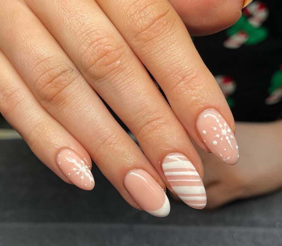 white christmas nail designs