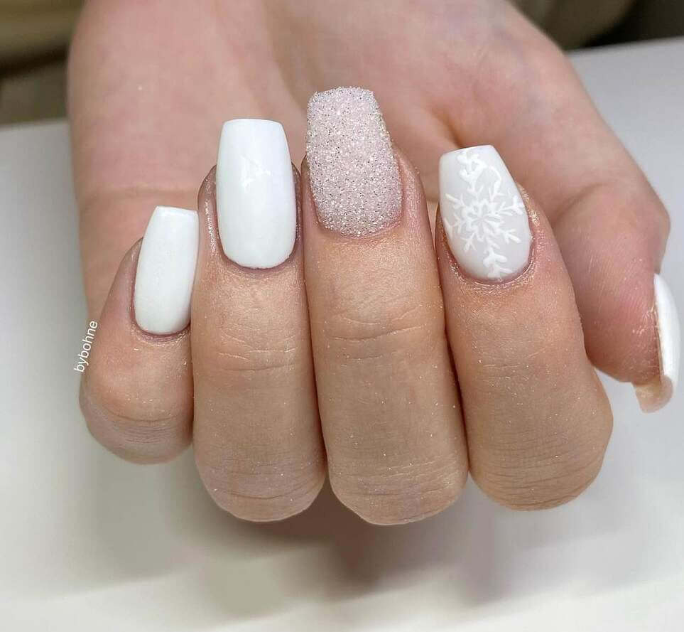 white christmas nail designs