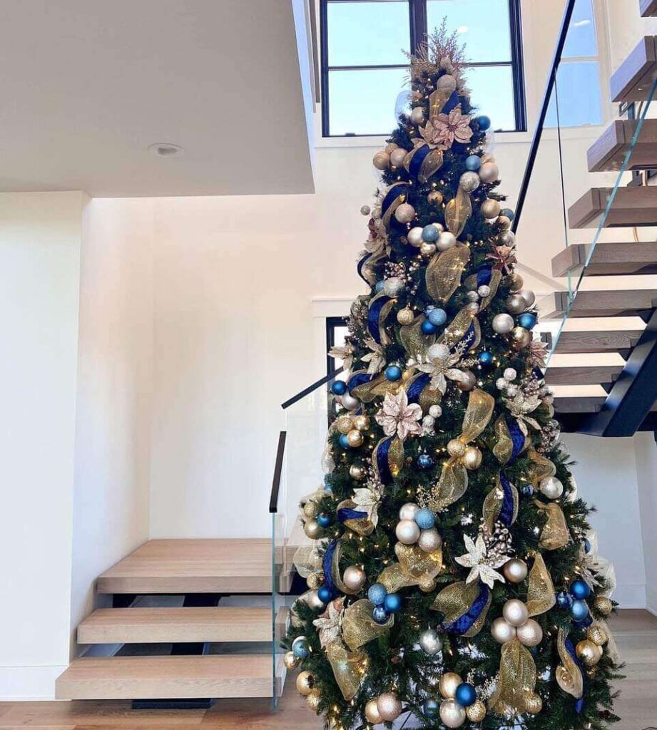 blue and gold christmas tree decorations ideas