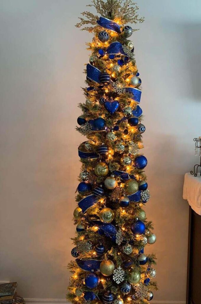 blue and gold christmas tree decorations ideas