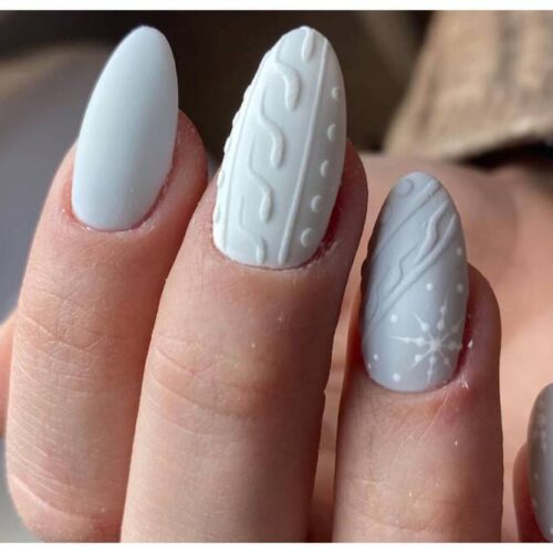 white-Christmas-nail-designs-