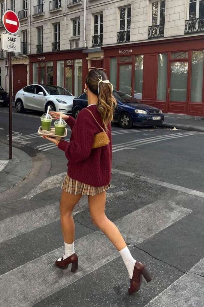 burgundy outfit ideas with a mini skirt