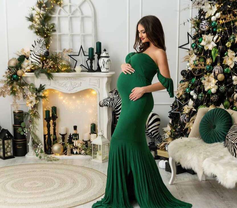 maternity christmas photoshoot ideas