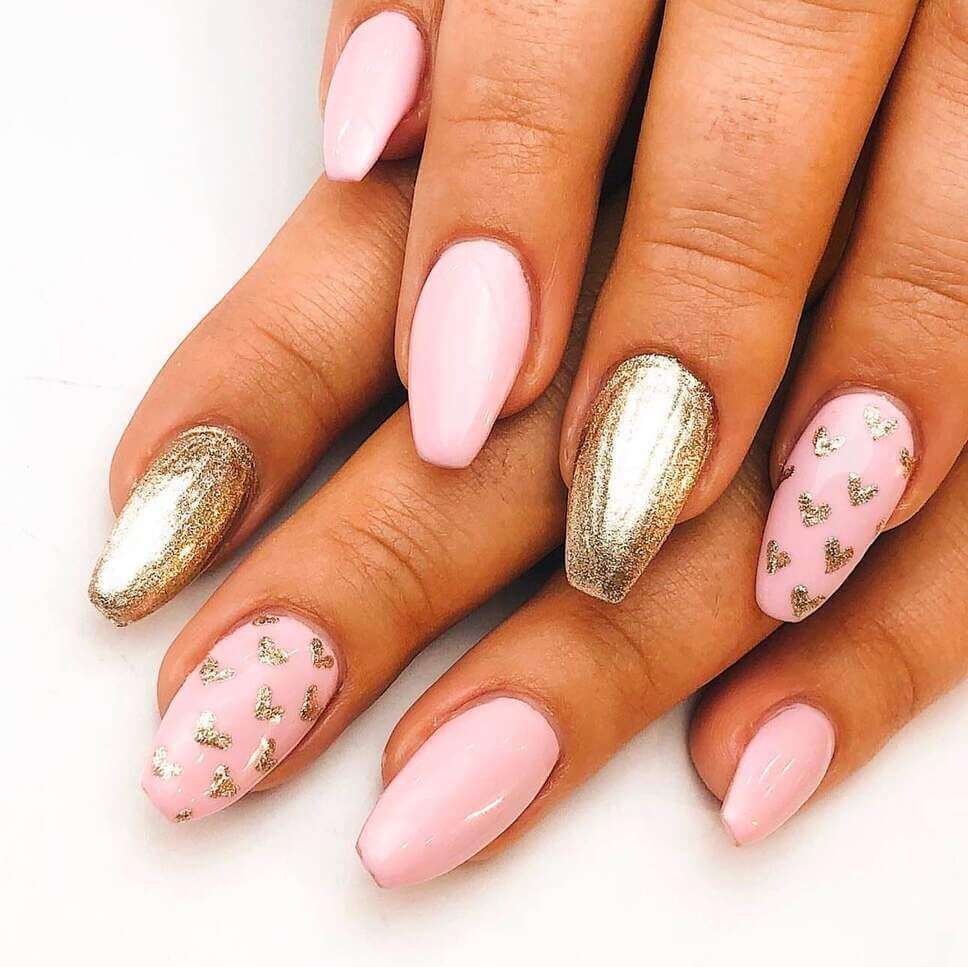 gold Valentine's nail designs