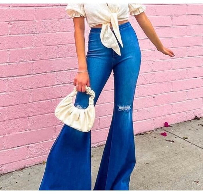23 Effortless Bell Bottom Outfits You’ll Love to Try
