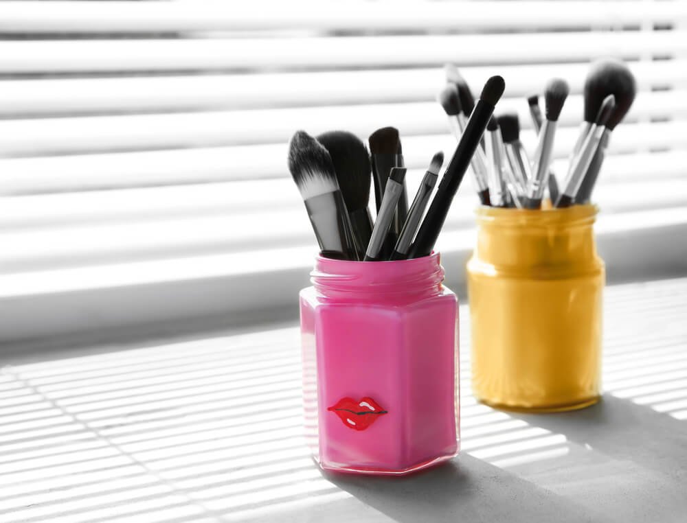 the best way to store makeup brushes