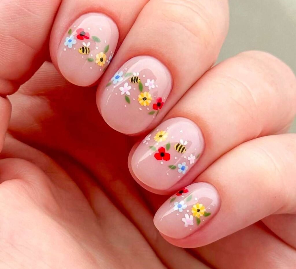 short bee nail ideas