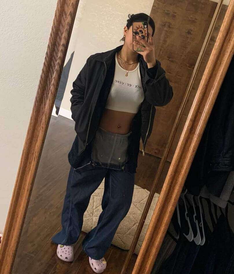 crocs and jeans outfit ideas