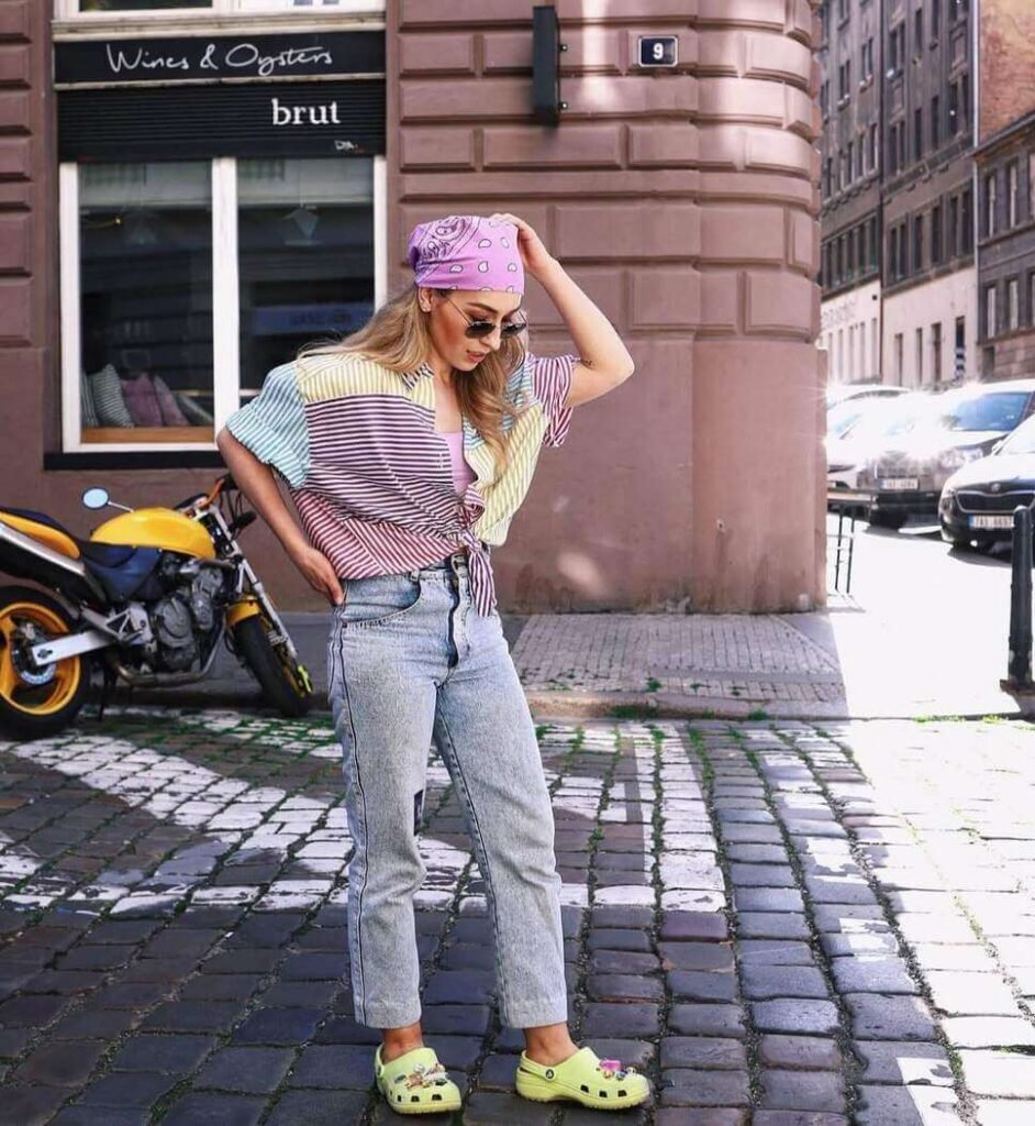 how to style yellow Crocs