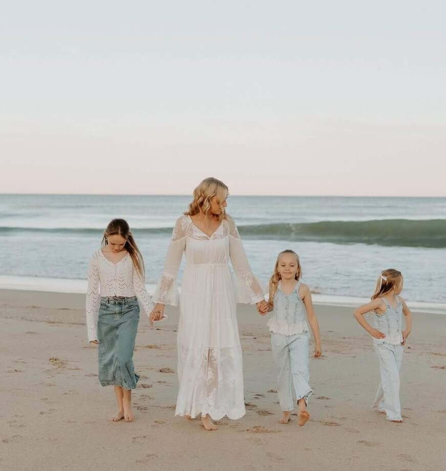 family beach photoshoot outfit ideas