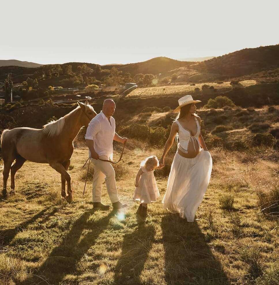 family photoshoot outfits summer