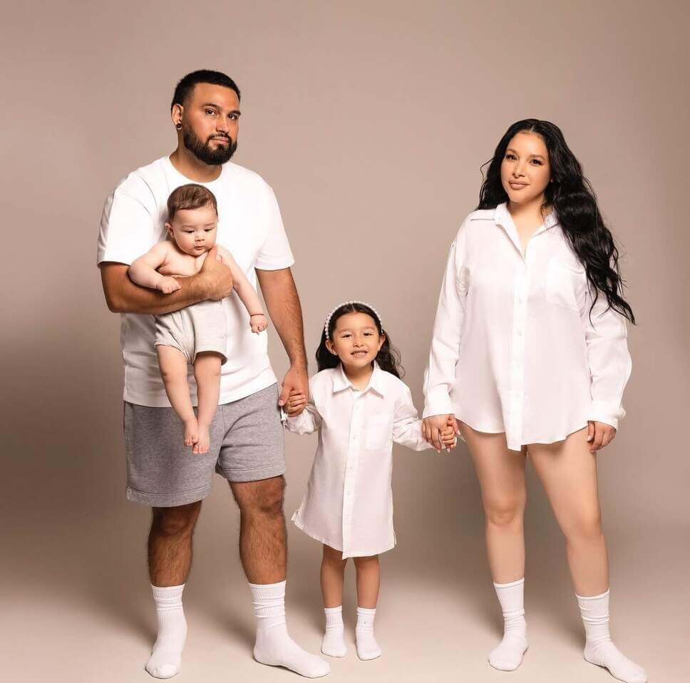 family photoshoot outfits summer