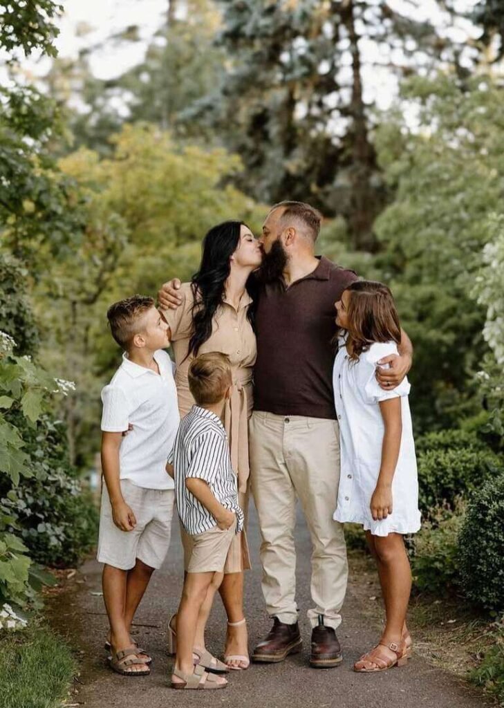 family photoshoot outfits summer