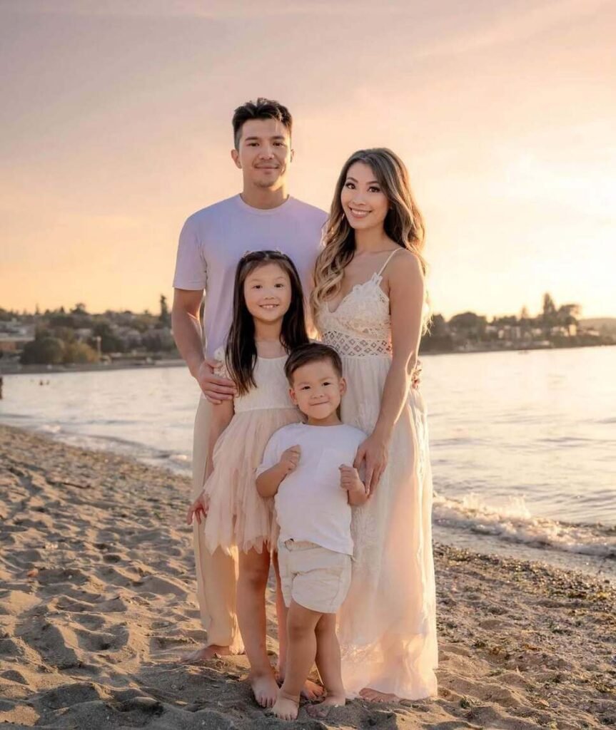 summer family outfits for photoshot at the beach
