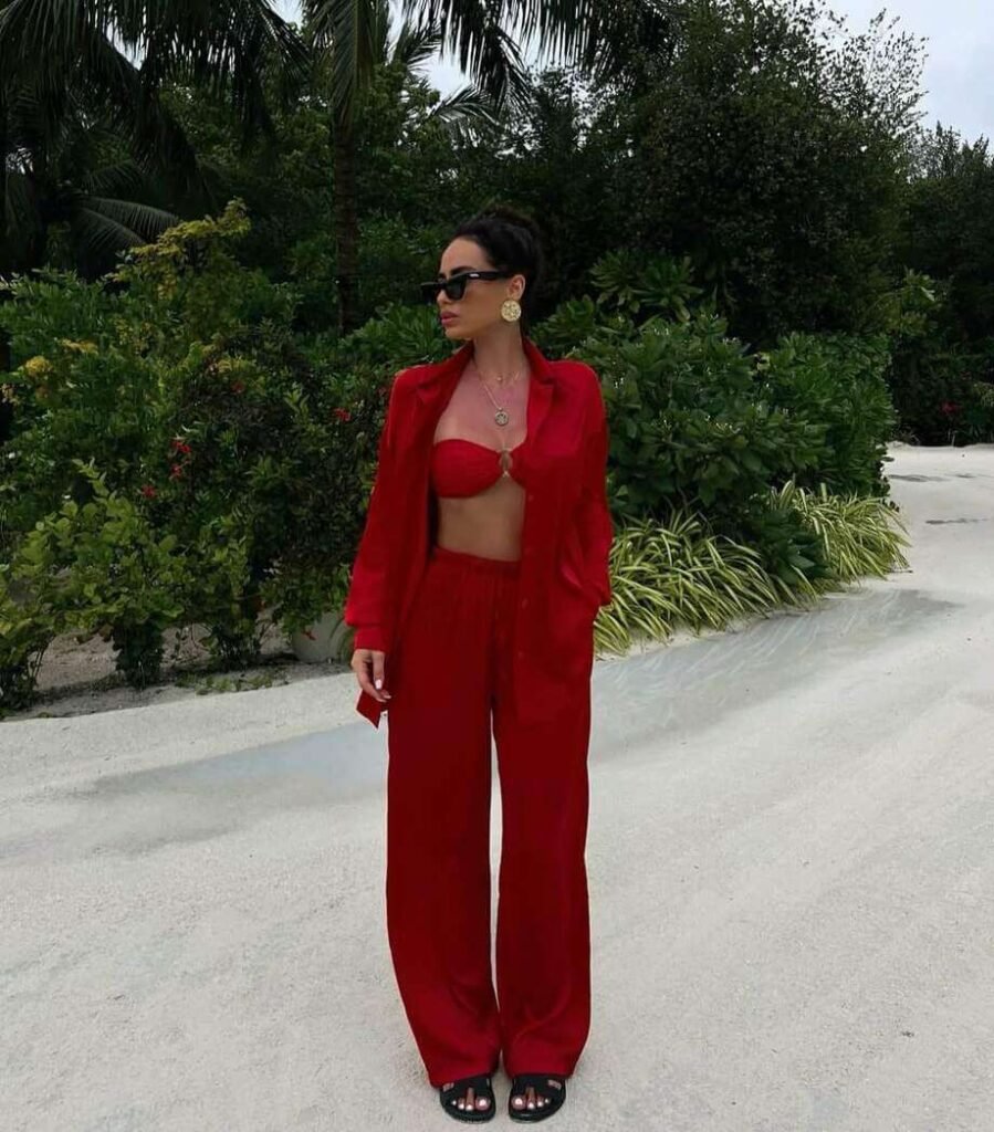 what to wear to the beach in the resort