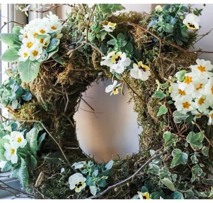 44 Eye-Catching Summer Wreath Ideas to Dress Up Your Door