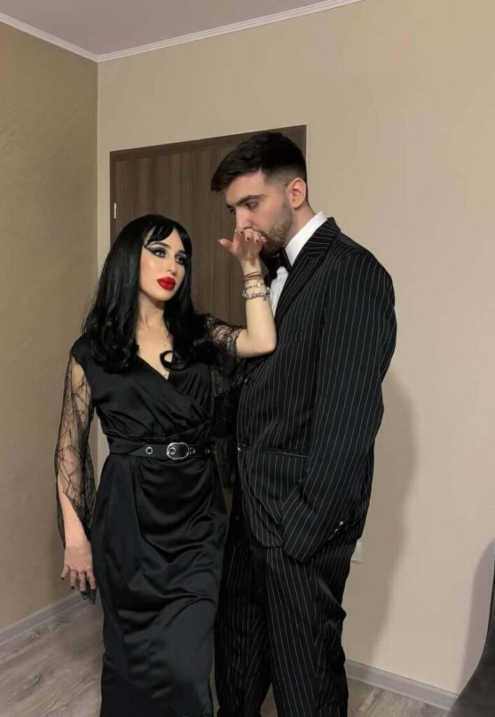 morticia and gomez couple costumes