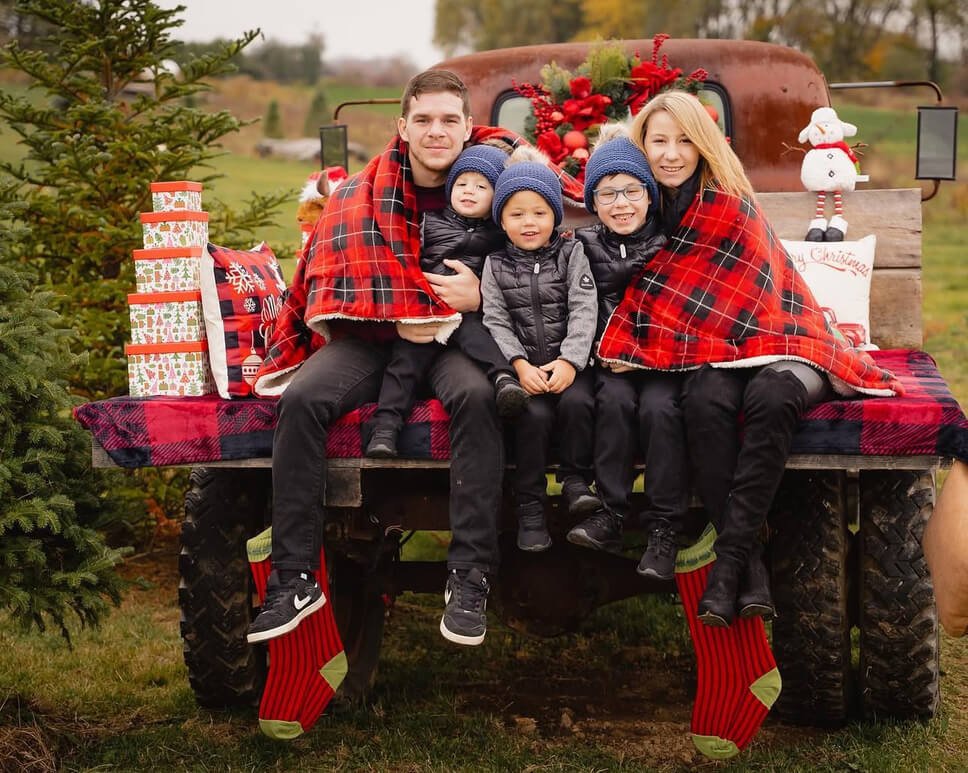 Christmas family photoshoot outfits 