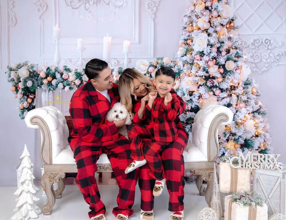 Christmas family photoshoot pajama outfits 