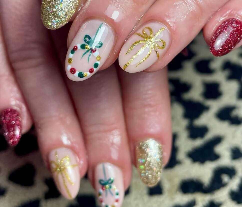 Christmas wreath nail designs 