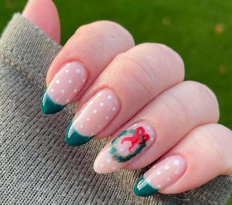Christmas wreath nail designs 