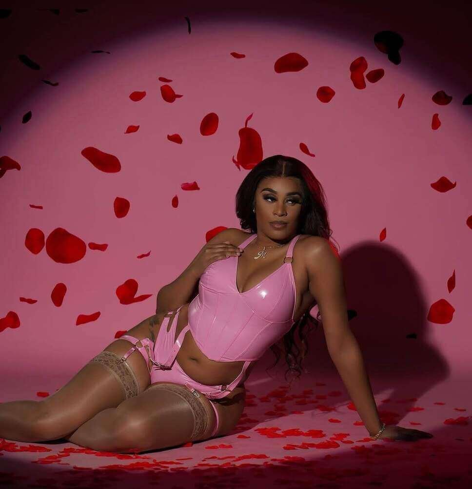 Valentines photoshoot ideas 