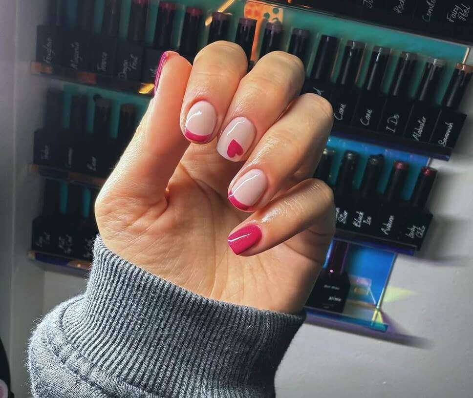 short pink Valentine's nail designs 